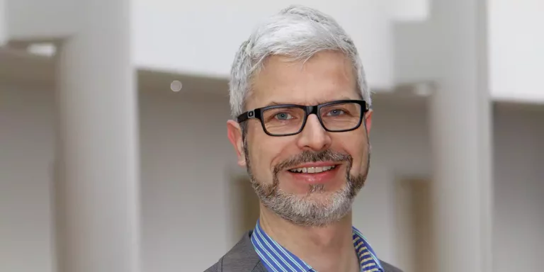 Prof. Tobias Esch, Gesundheitsforscher (Foto: Universität Witten/Herdecke)